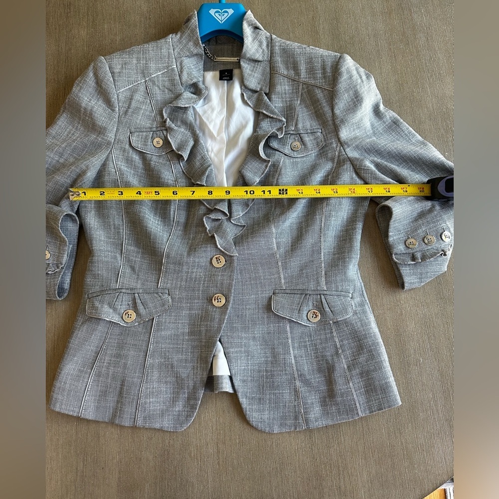 White House Black Market 3/4 sleeve Gray Ruffled Blazer - Picture 6 of 8